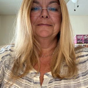 Meet your Posher, Laurie